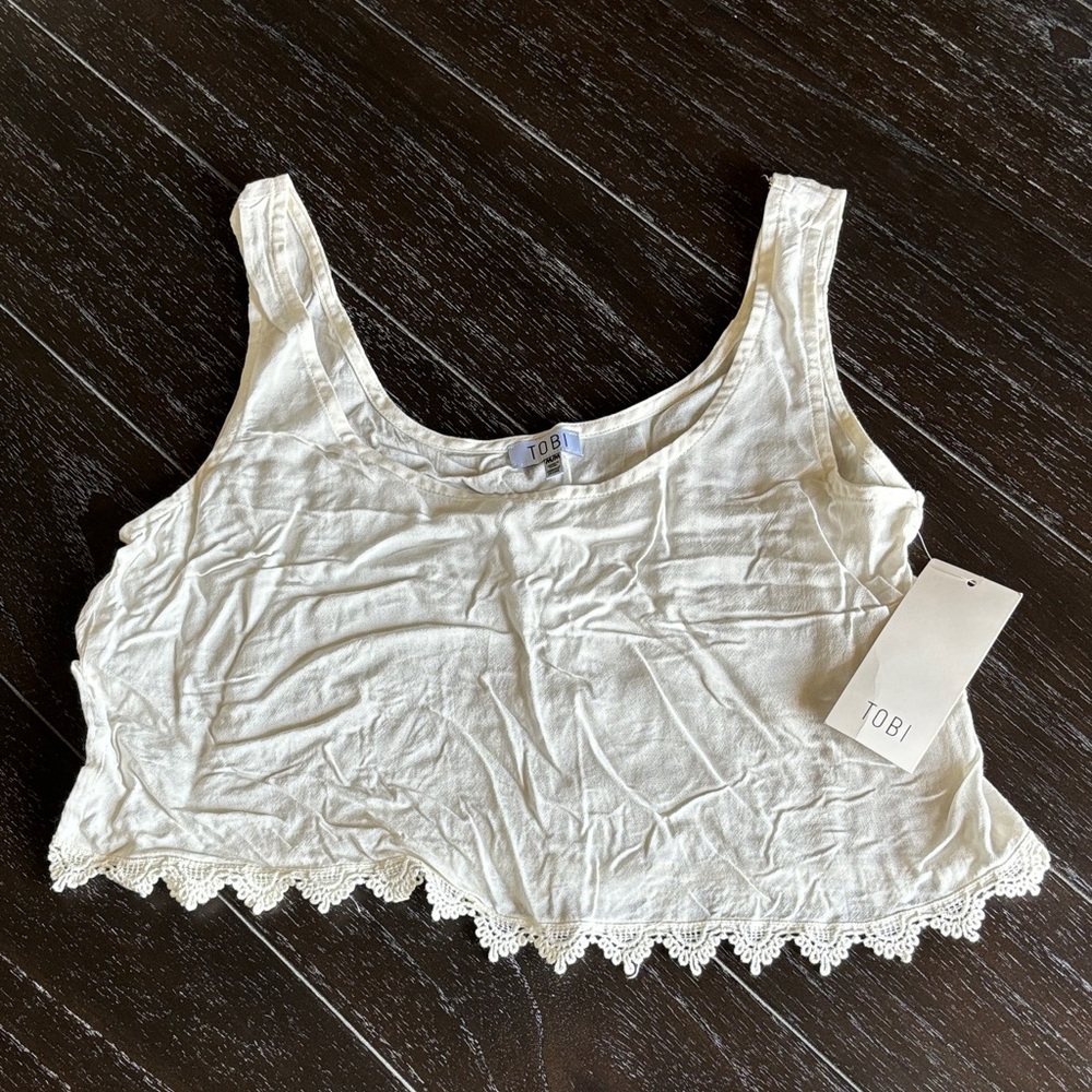 Tobi Cream Lace Hem Crop Top